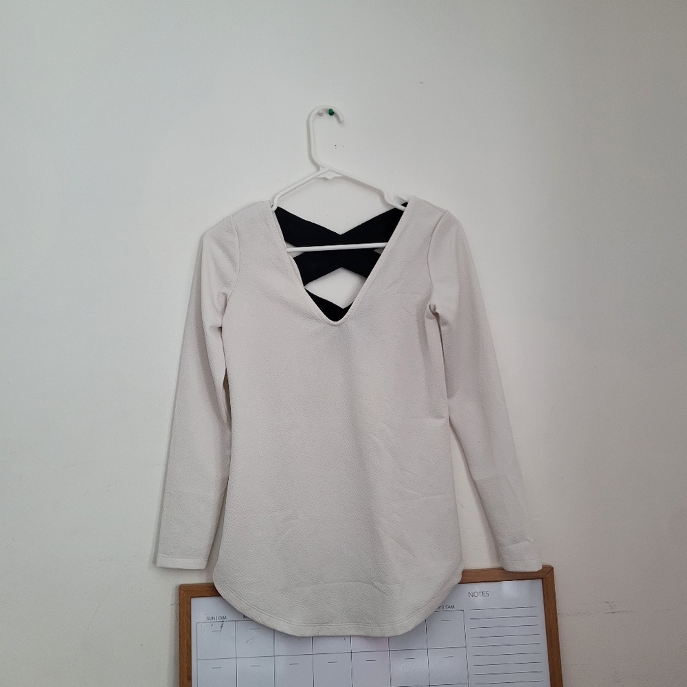 Dynamite Crisscross Open-Back Long Sleeve Top – White – XS